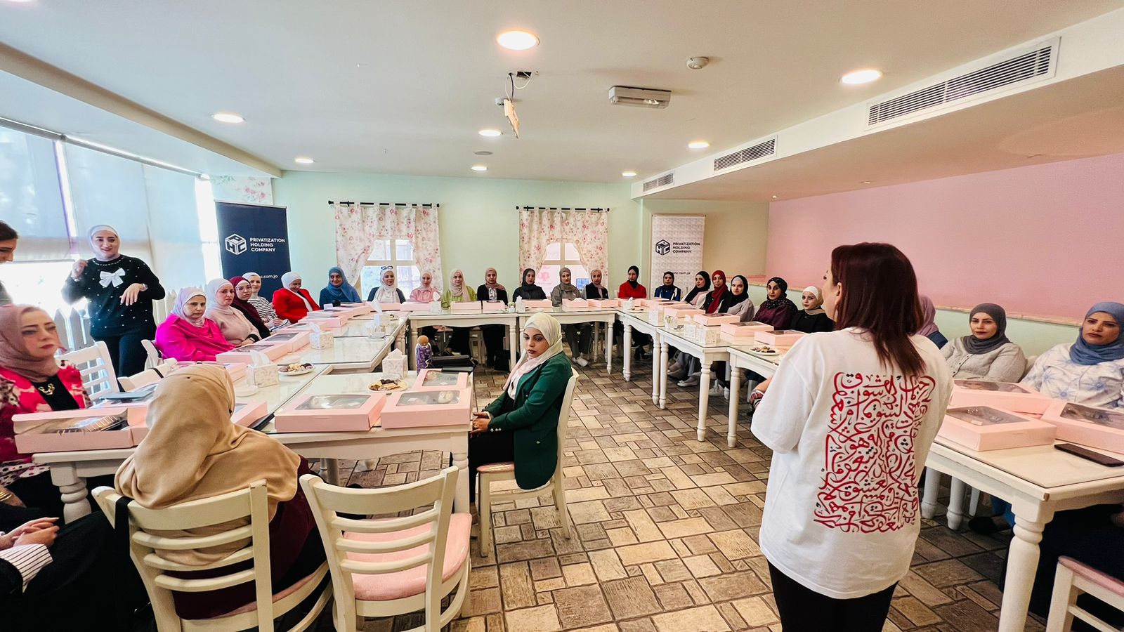 الصحة النفسية في بيئة العمل: حوار يعزز التوازن والإنتاجية